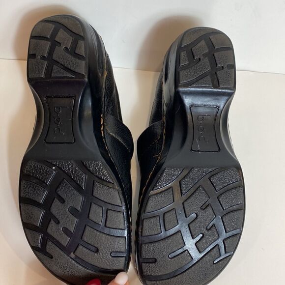 B.O.C. by Born black leather clogs size 8 - Picture 8 of 10